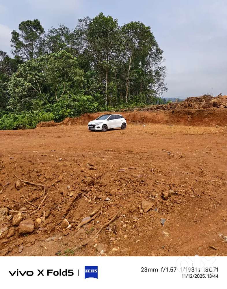 കൊല്ലപ്പള്ളി നീലൂർ റോഡിൽ കുറഞ്ഞ വിലയ്ക്ക് ഹൗസ് പ്ലോട്ടുകൾ