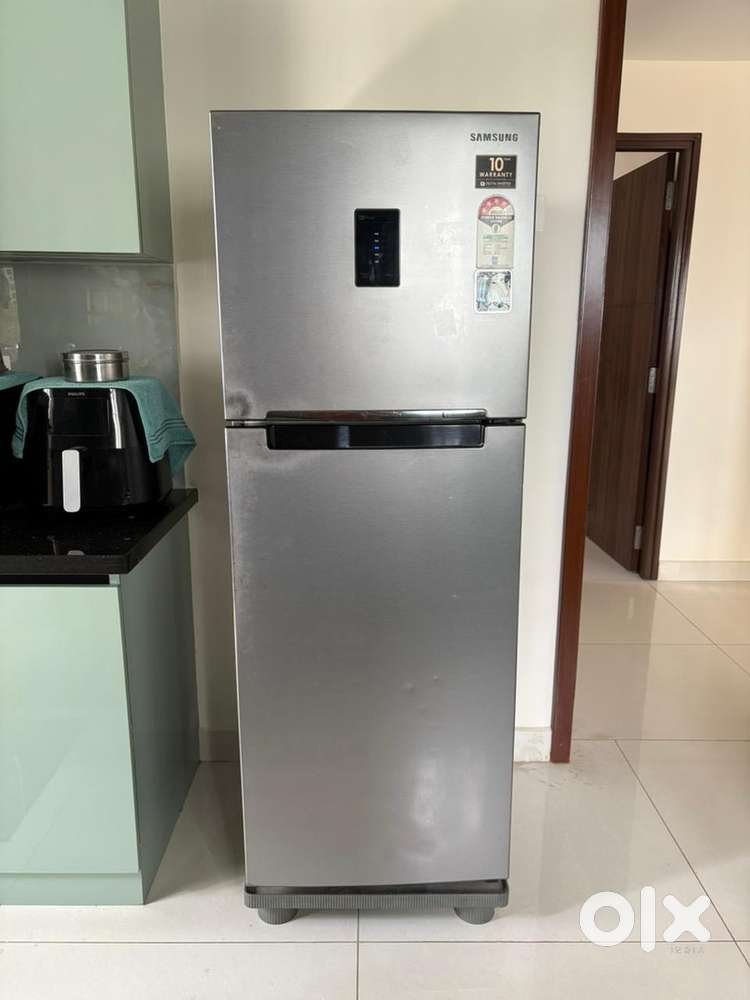 LG brand 234 litre moderate used freeze for sale