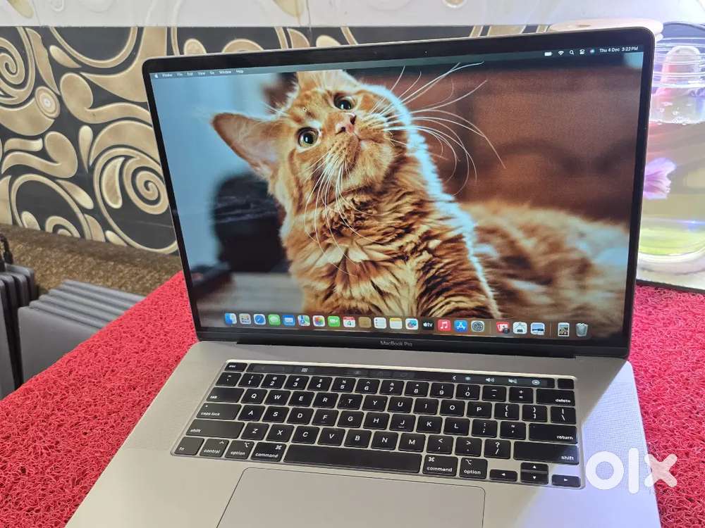 Apple Macbook Pro 2020 i7 16gb 512gb 5.5gb Graphics 16inch Retina