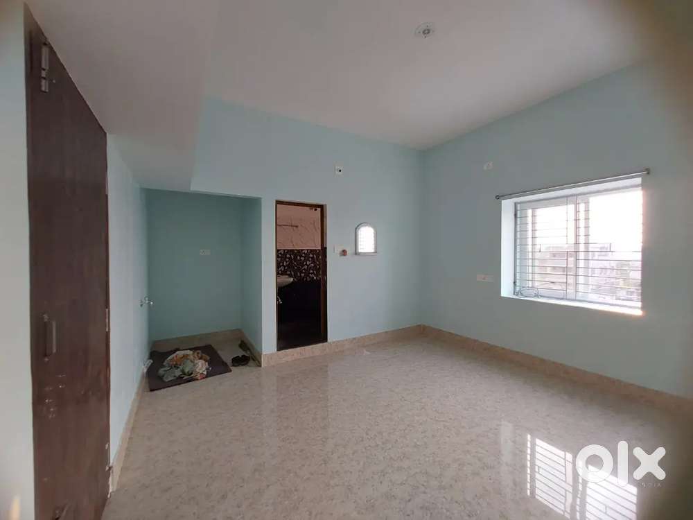 1 bhk spacious well ventilated room for family only.