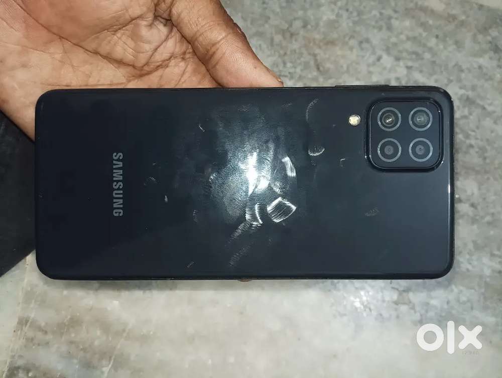 Samsung galaxy 4g A22 6+128 only phones screen change hai