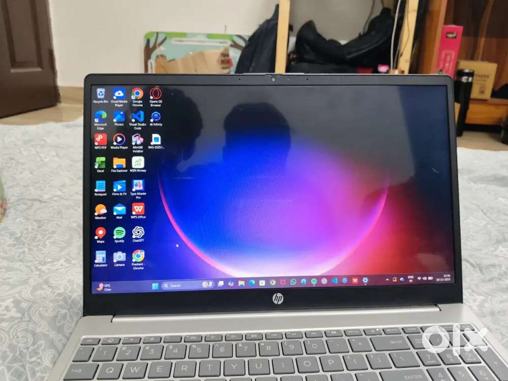 HP 15-fcoxxx Ryzen3 Radeon Graphics including Box & Bill at best Cond.