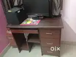 Computer table
