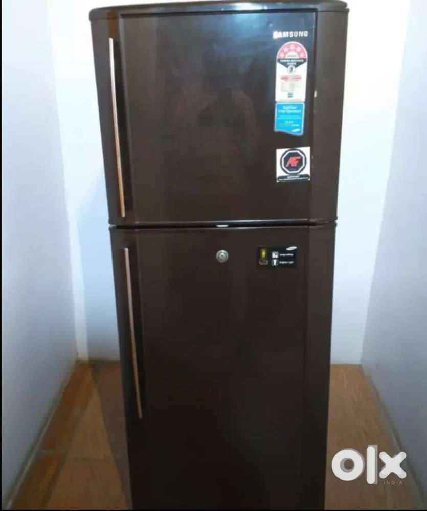 M.. Samsung double door fridge 260ltrs build stabilizer 5 stat rating