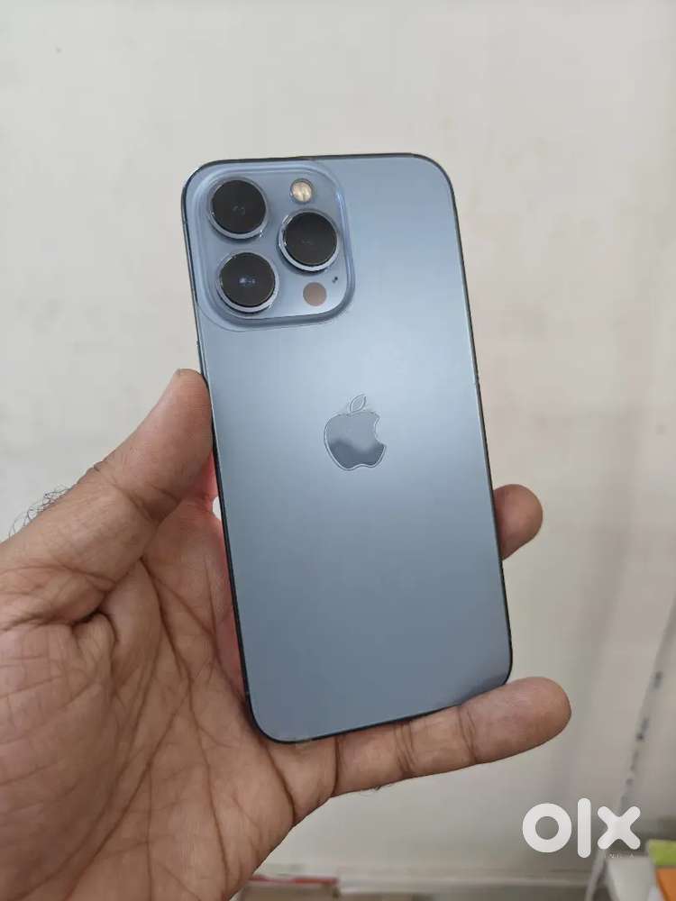 Apple iPhone 13 Pro 128gb, excellent condition with cable also