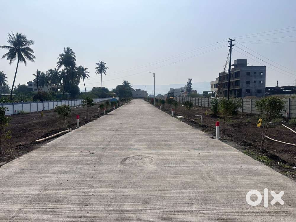 Highway touch plot to sell in uruli shindavane 30 meters from highway