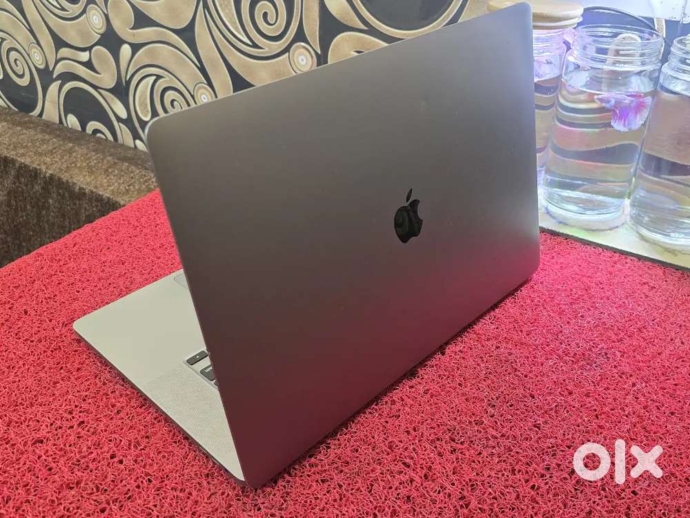 Apple Macbook Pro 2020 i7 16gb 512gb 5.5gb Graphics 16inch Retina
