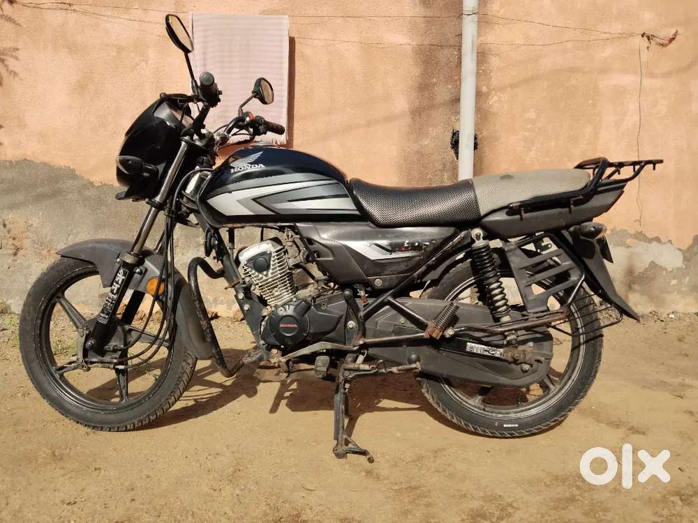 I am buying a new byke so I am selling it.