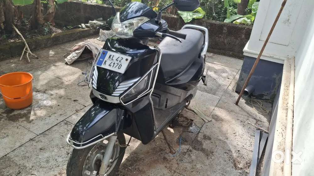 MAHINDRA GUSTO SCOOTER FOR SALE