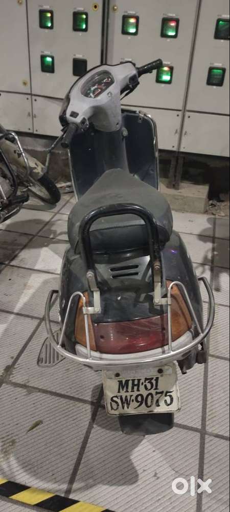 ONE HAND WORKING VEHICLE