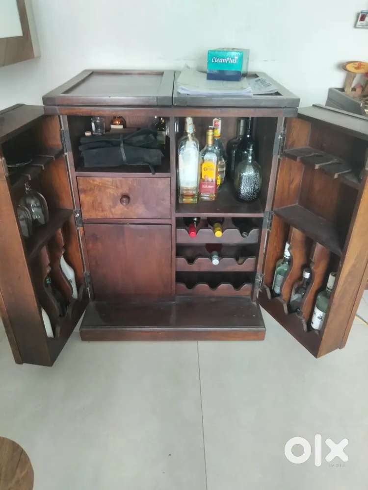 Bar storage cum table unit