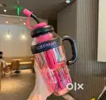 Ice-cream–shaped sipper bottles with reusable straw