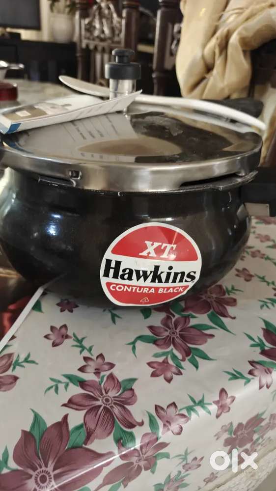 5 litre cooker Hard Anodised body and Stainless Steel lid