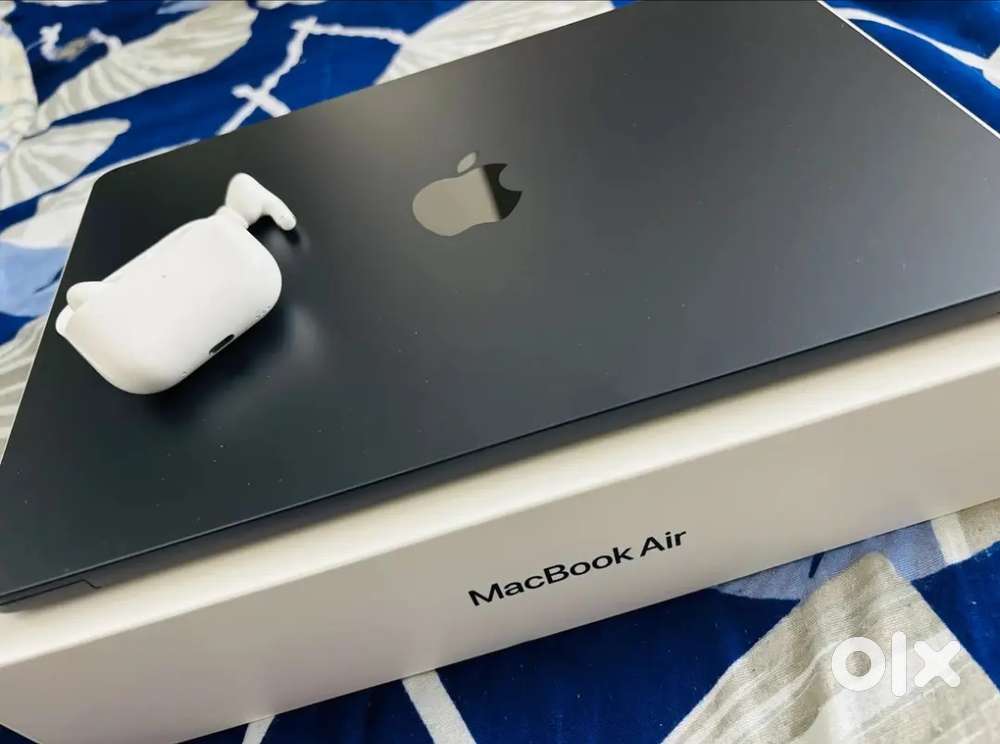 Macbook air m2 8(256) midnight