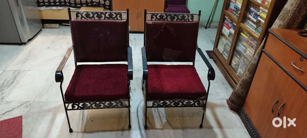 Sofa two single chairs irony make