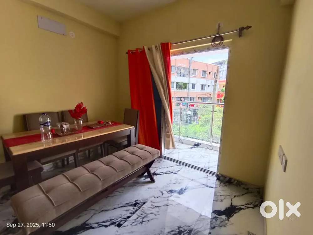Apartment (flat on d h road thakurpukur)
