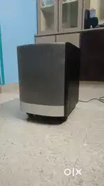 JBL inbuilt WOOFER