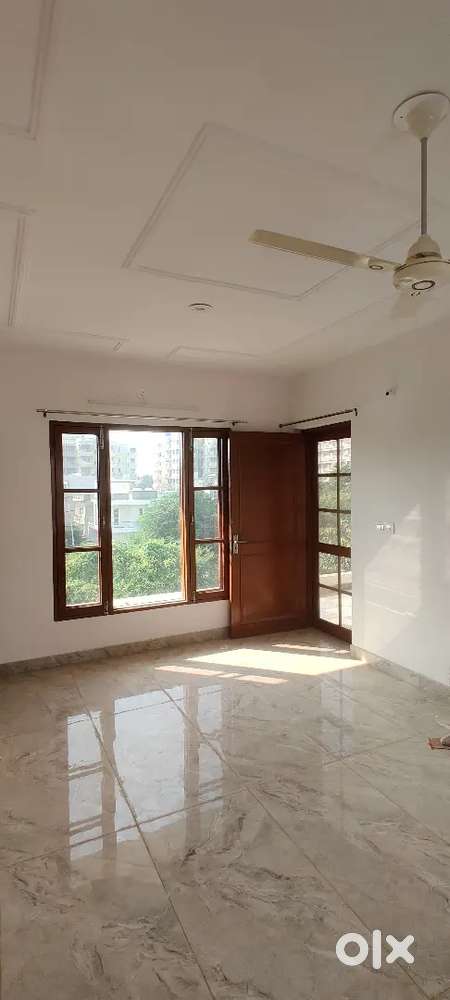 Independent 1 bhk with terrace ( Small family or ladies Preferred )