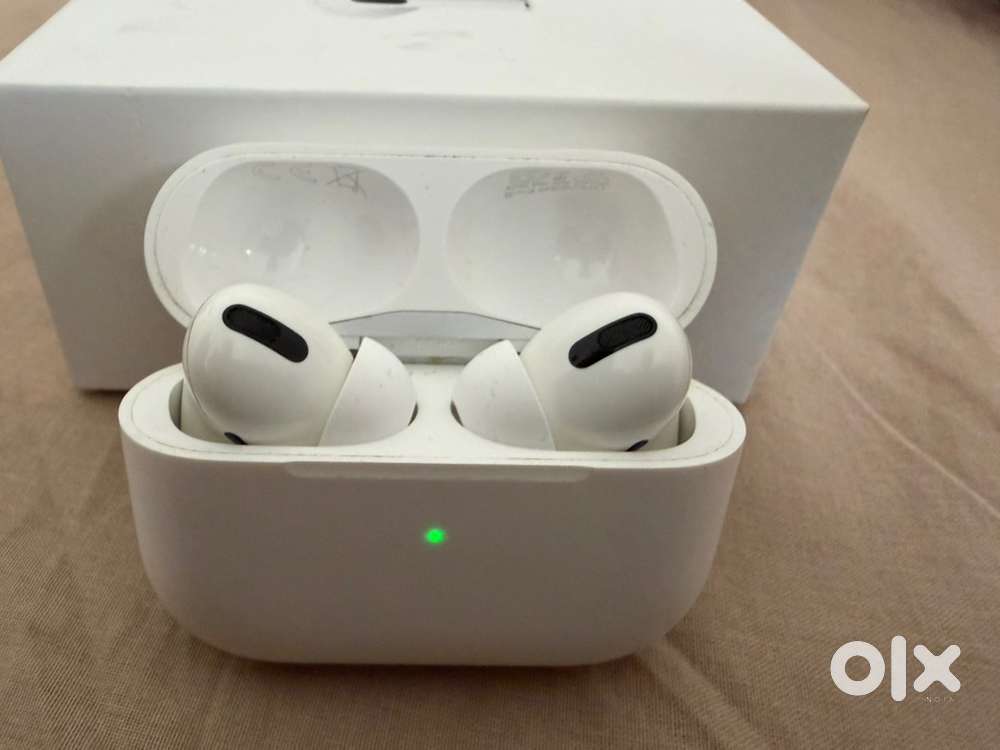 Apple Airpods Pro with Wireless charging