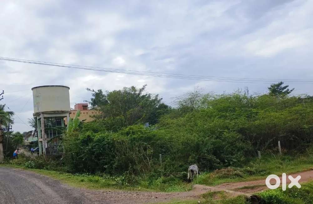 Corner plot East Facing measuring 2282 sqft