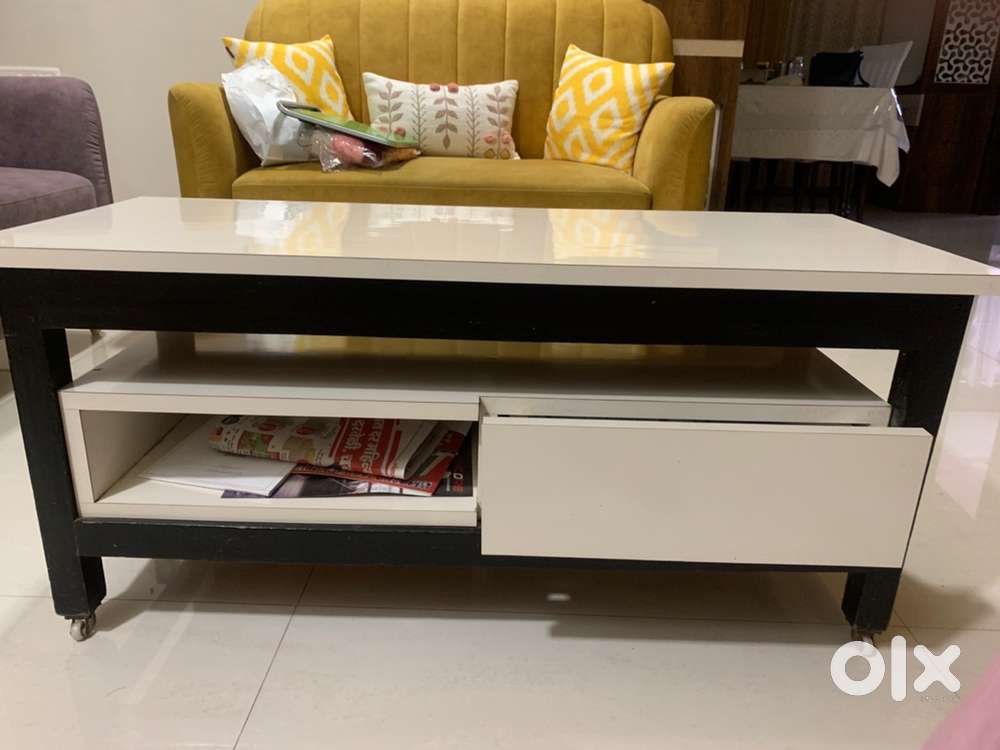 Rectangular center table