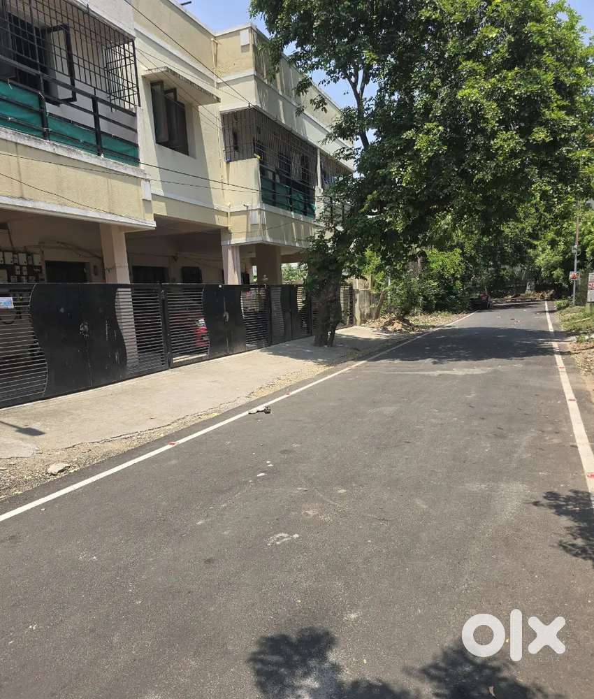Pallikrani land 1000sift cmda approved siz 20/50 south facing