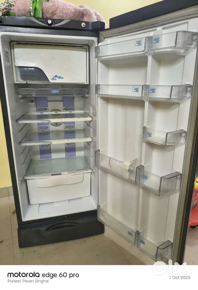Single door godrej refrigerator 221 ltr