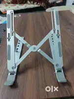 Laptop stand