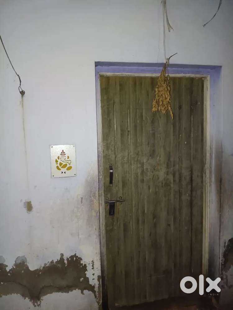 Small House near Nadiyalam, Ranipet Near CMC hospital Ranipet branch.