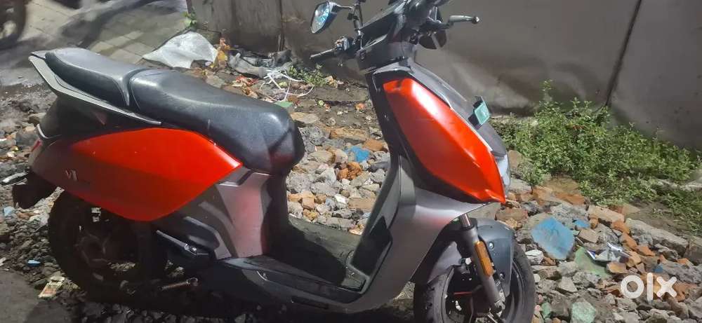 hero vida pro (oct 2023) km driven- 9000km.