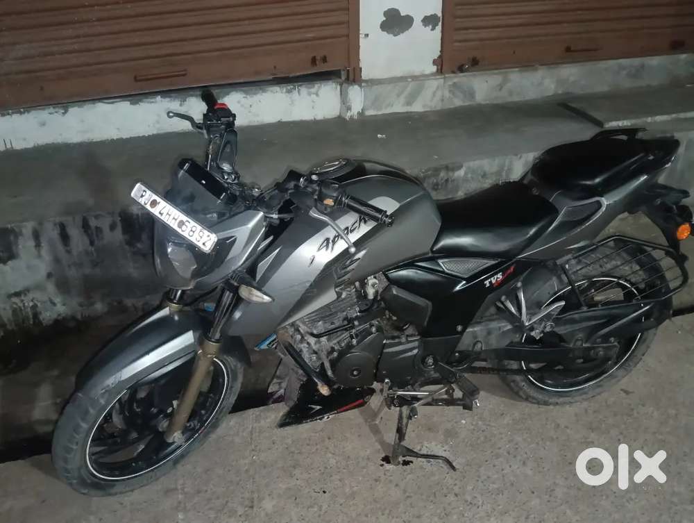 Apache RTR 200 4v