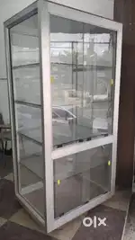 Glass showcase