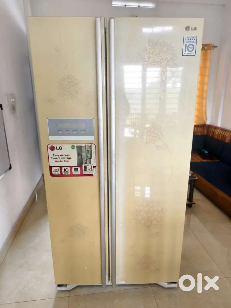 LG SIDE BY SIDE DOUBLE DOOR FRIDGE