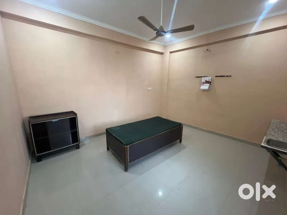 Single room with toilet for girls and family