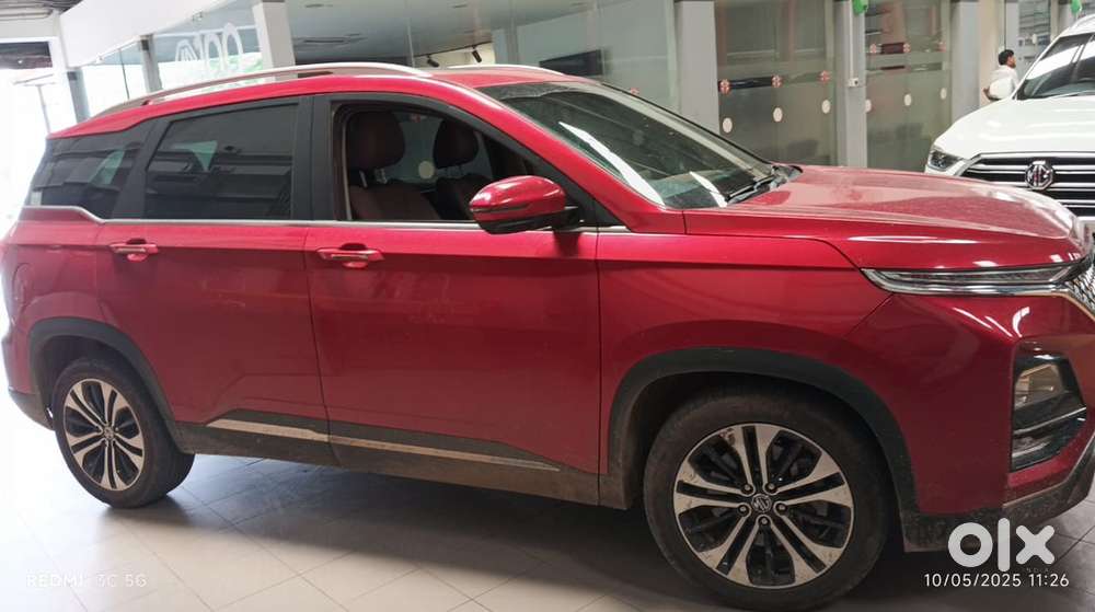 MG Hector Plus 2023 Petrol 32000 Km Driven
