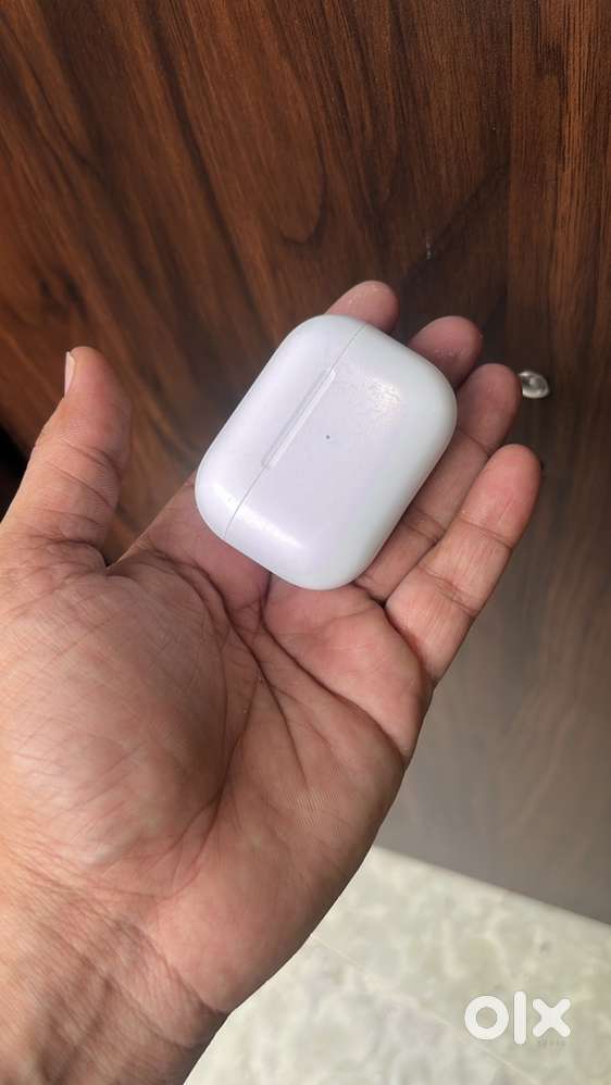 Apple airpods pro 1 Charging Case only 100% Orignal only used