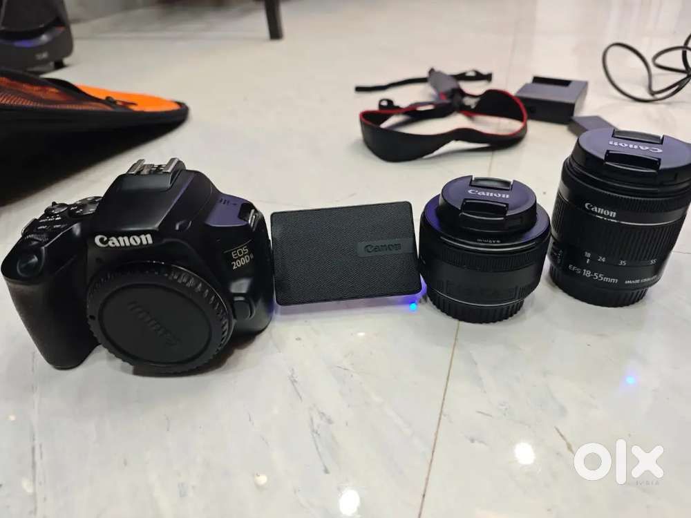 Canon 200D (Screen tuch)with DJI Ronin-SC 3-Axis Gimbal Stabilizer.