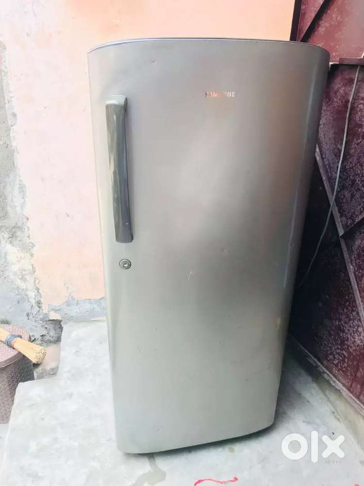 Samsung fridge good condition hai