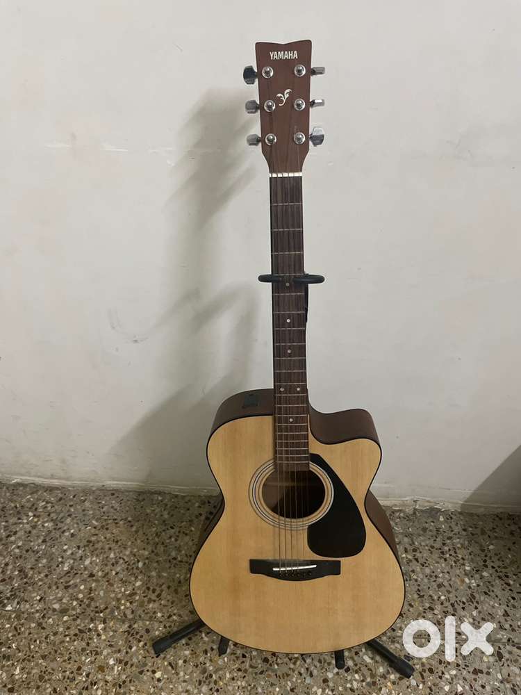 Yamaha Spruce wood Fsx80C Semi Accoustic Cutaway Guitar(Natural)