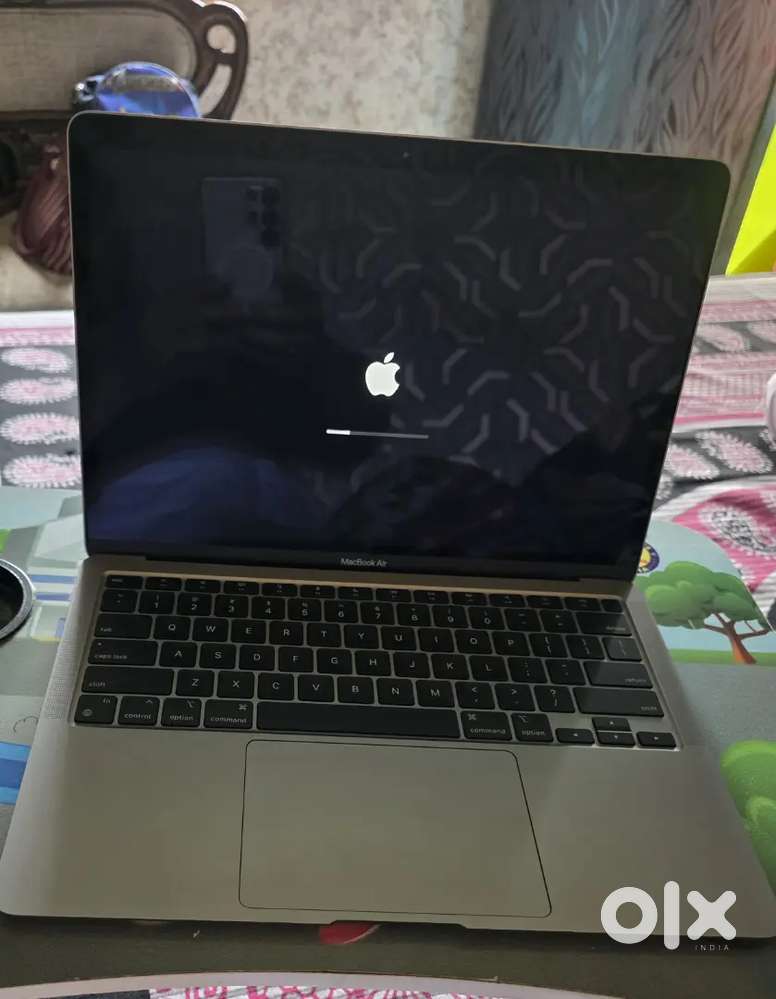 Apple Macbook M1 13inch 256gb brand new with orginal box