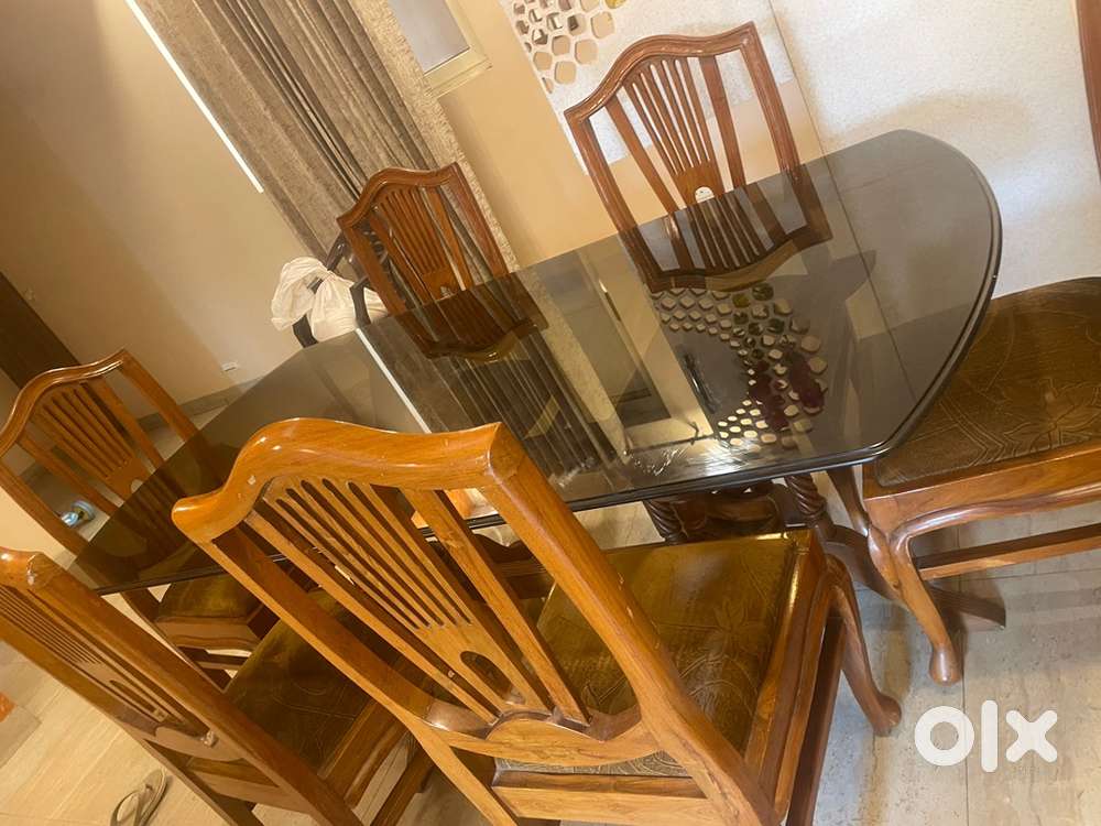 Beautifully crafted sheesham wood dining set- own a piece of luxury!