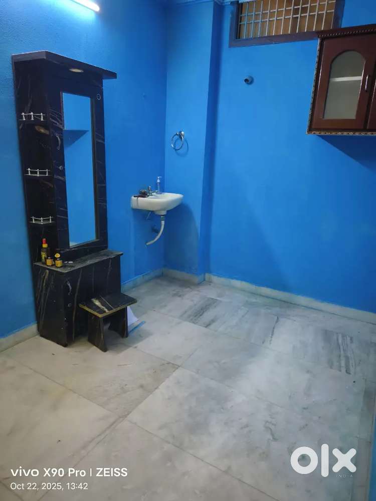 Flat rent with geyzers lights beside highway