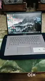 Azus laptop vivobook