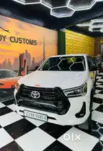 Luxury tyota hilux premium headlamp and grills