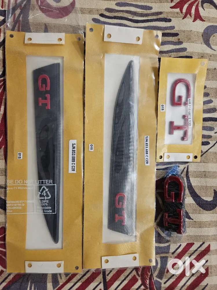 Virtus red GT badges
