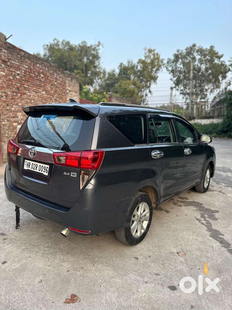 Toyota Innova Crysta 2.4 VX MT, 2017, Diesel
