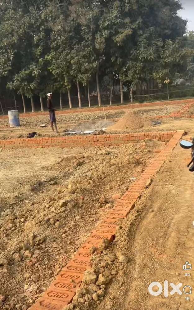 Ghazipur road par plot book kare sandaha chaurahe par siyo me