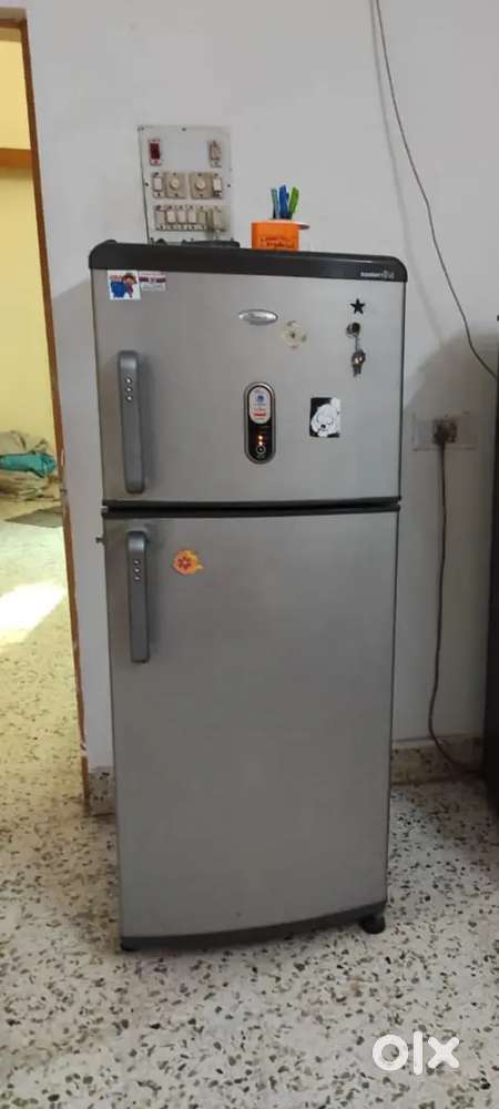 Nice condition extra fridge pada hai mere pass