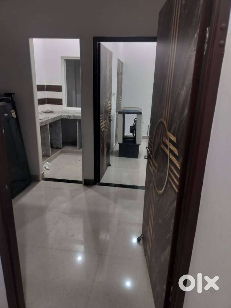 1 BHK Flat for Rent – Fully Independent  Suitable for Boys & Girls