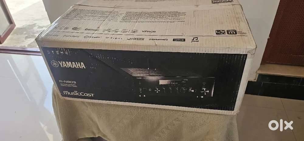 Yamaha R-N803 Integrated 2.1 amplifier